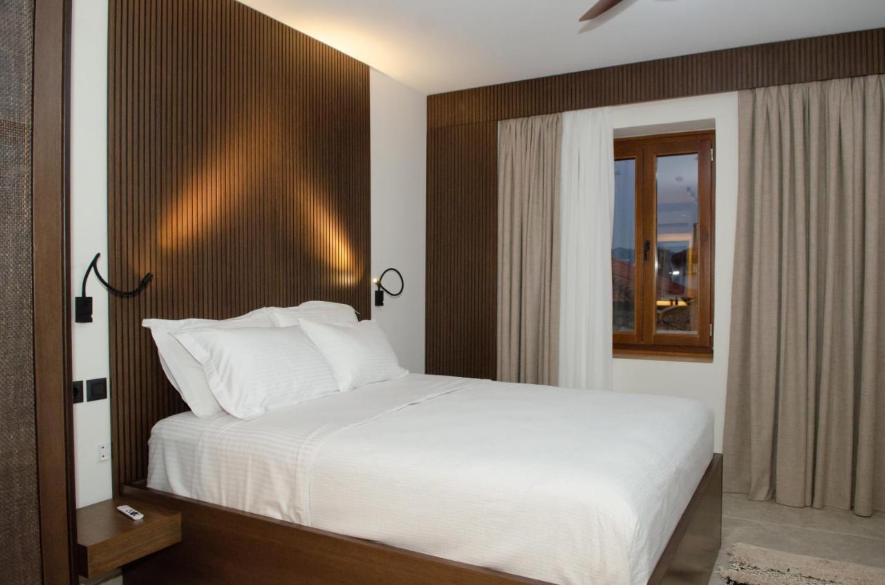 Leone Suites Nafpaktos Eksteriør billede